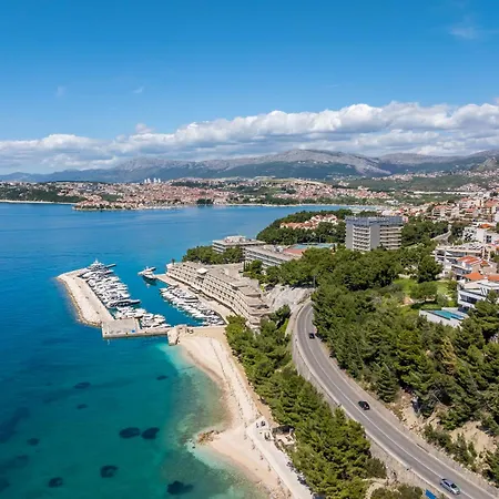 Seaside Leonis - Gym, Sauna And A Pool Villa