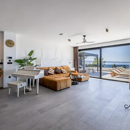 Seaside Leonis - Gym, Sauna And A Pool 빌라