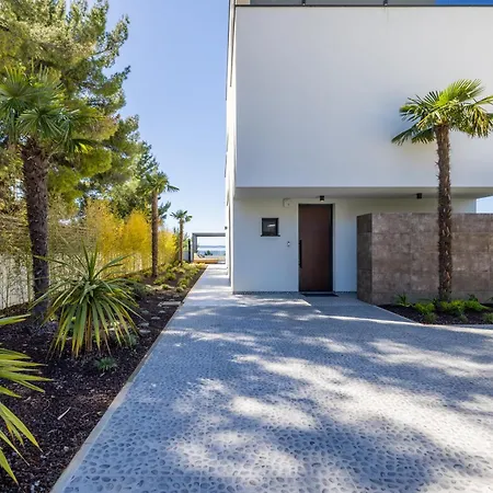 Villa Seaside Leonis - Gym, Sauna And A Pool *